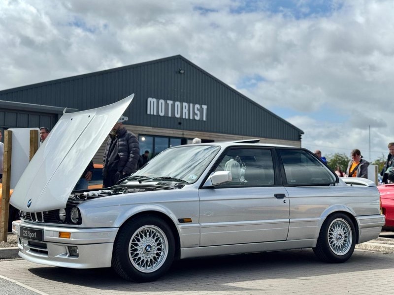 BMW 3 SERIES