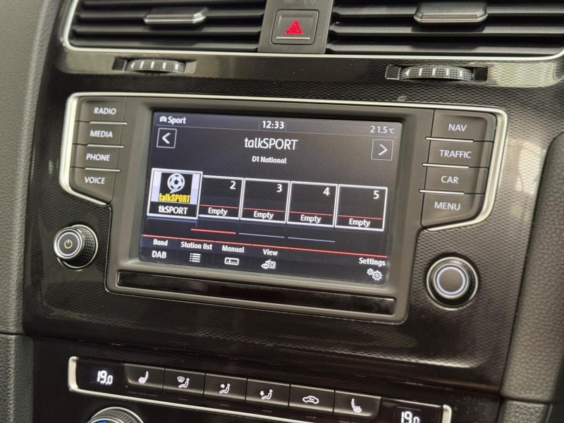 VOLKSWAGEN GOLF