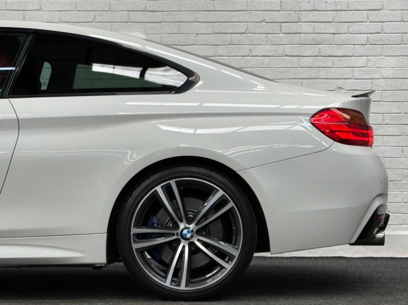 BMW 4 SERIES