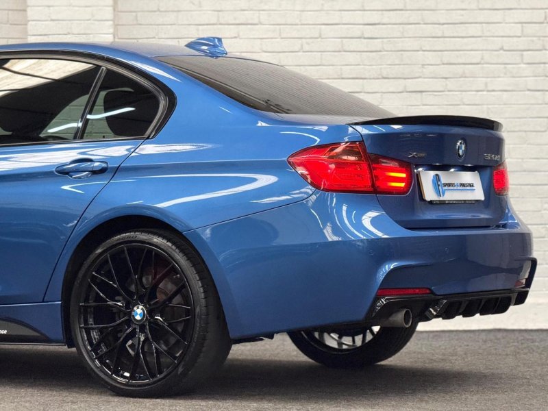 BMW 3 SERIES