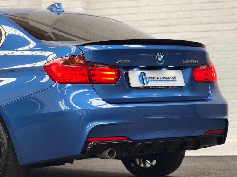 BMW 3 SERIES