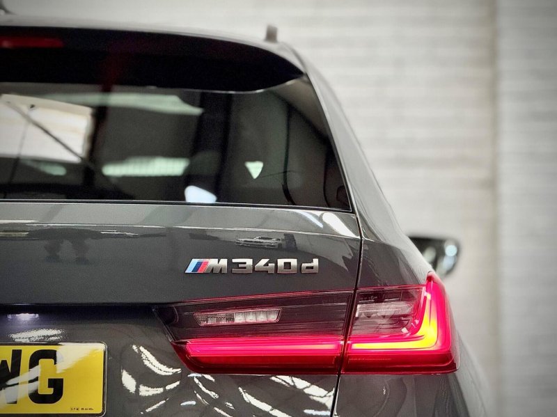 BMW 3 SERIES