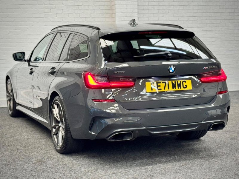 BMW 3 SERIES
