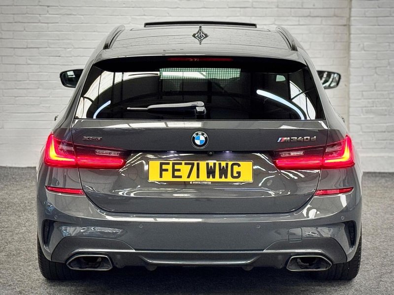 BMW 3 SERIES