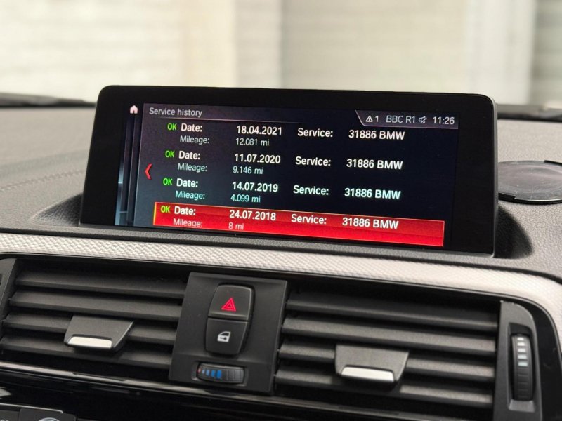 BMW 1 SERIES